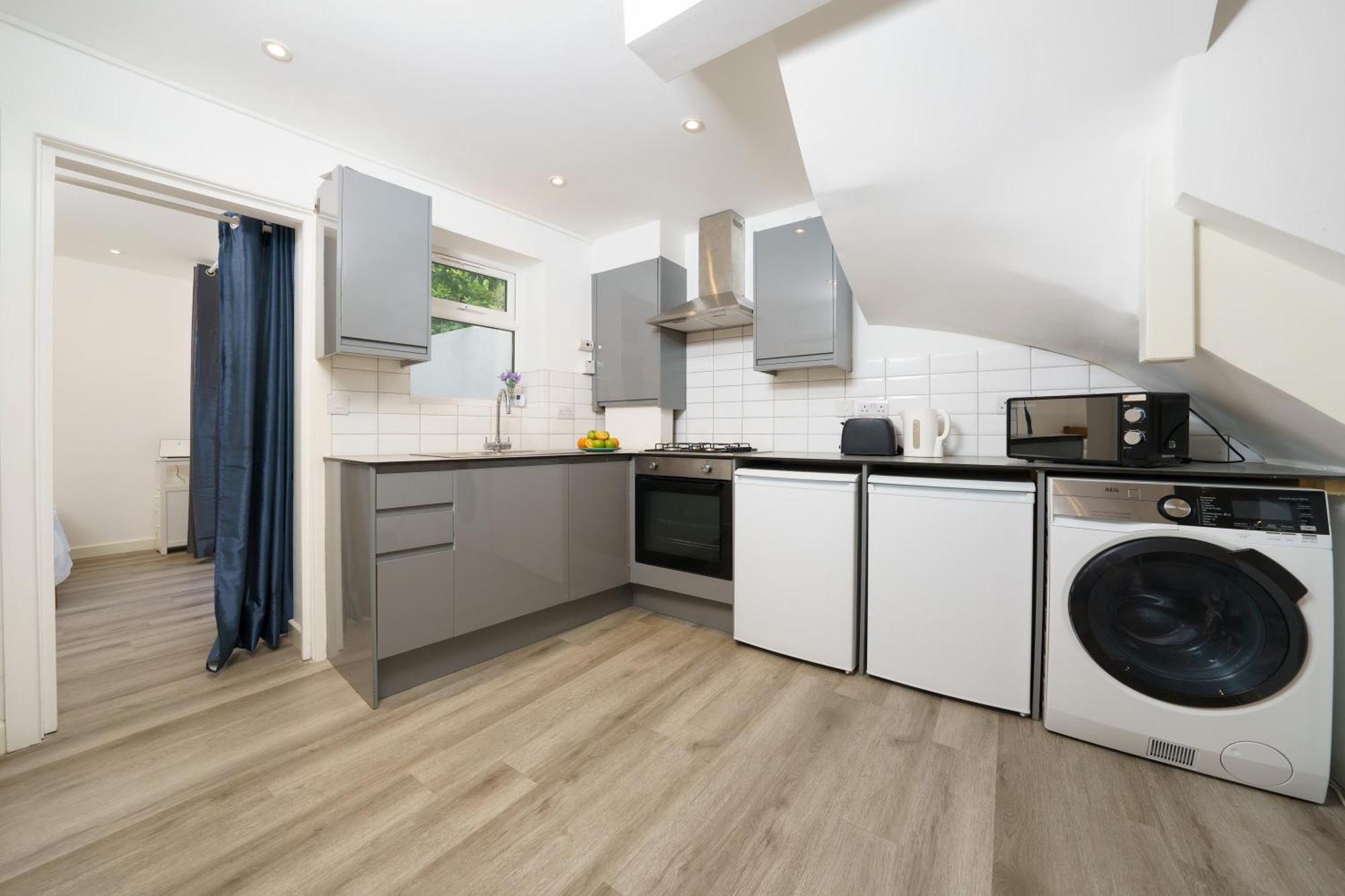 Modern Apartment In South West ロンドン エクステリア 写真