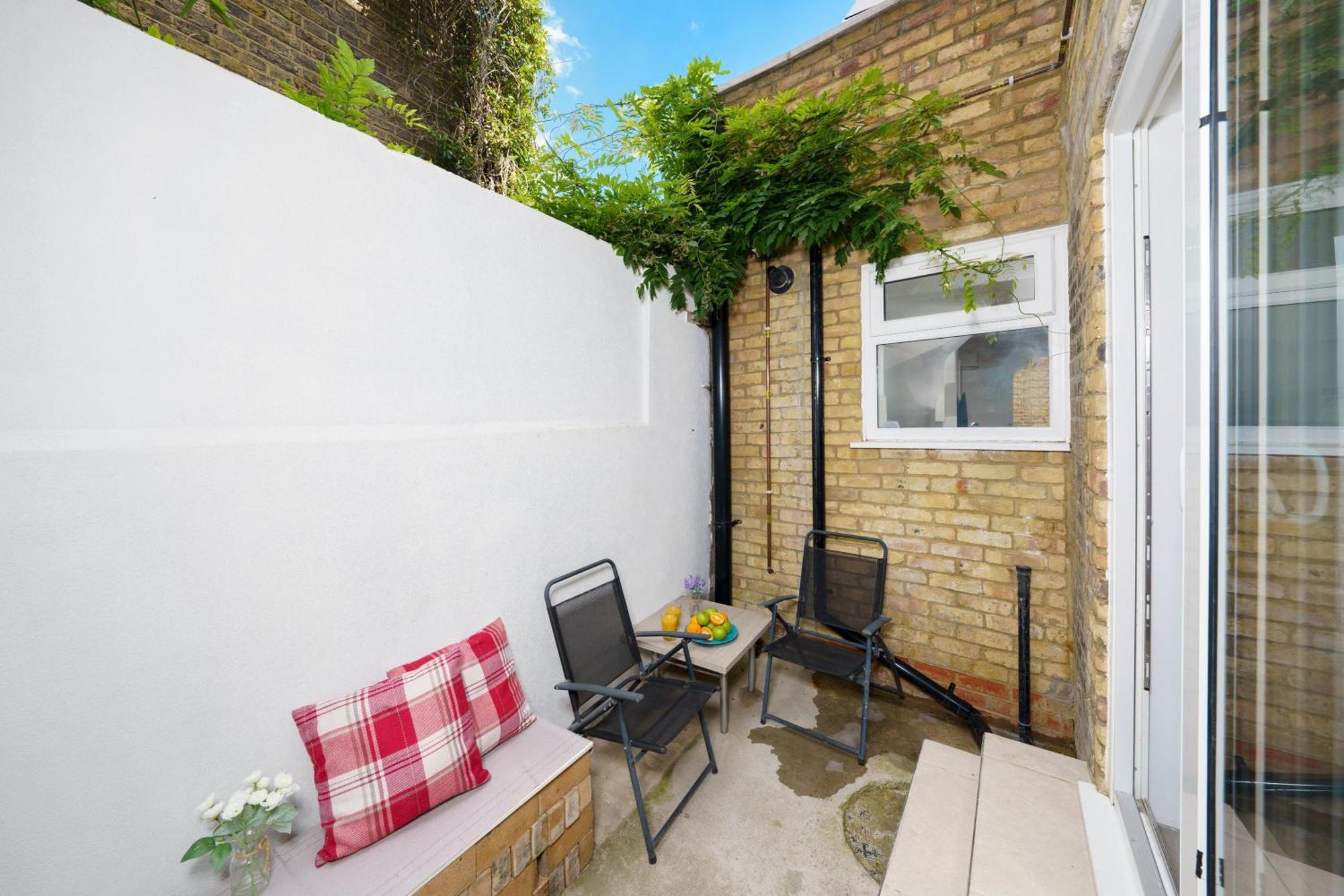 Modern Apartment In South West ロンドン エクステリア 写真